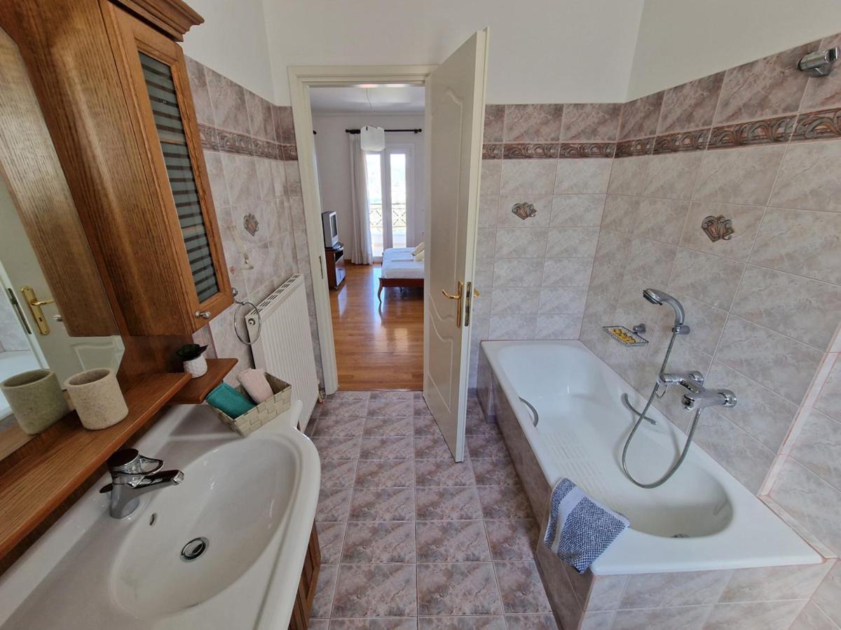 Villa Liana : Luxury Villa With Fantastic Sea View, Near Airport Pórto Ráfti 외부 사진